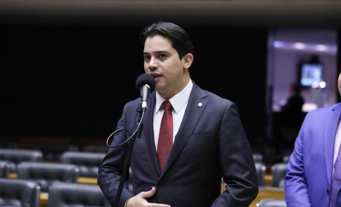 Deputado alvo da PF deixou PL após apoiar candidato petista