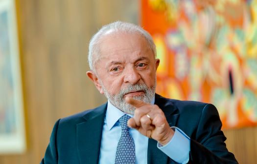 Urgente: Lula toma visto de assessor de Trump e impõe condição para devolvê-lo