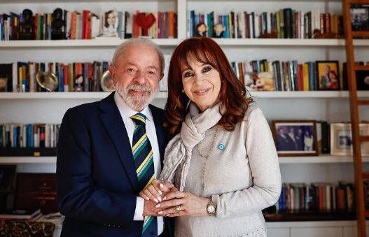 Lula visita Cristina Kirchner em prisão domiciliar