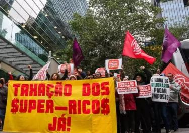 MST invade sede do Itáu na Faria Lima, em São Paulo