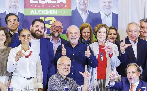 Herdeira do Itáu, banco invadido pelo MTST, declarou voto em Lula contra Bolsonaro