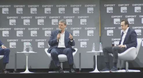 Tarcísio: Tarifa de Trump tem de ser resolvida como ‘adultos’