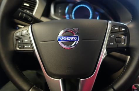 Volvo desenvolve cinto de segurança com inteligência artificial