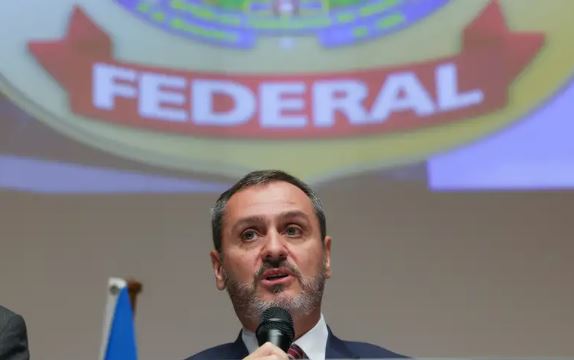 Diretor da PF foi a evento em Londres patrocinado pelo Banco Master