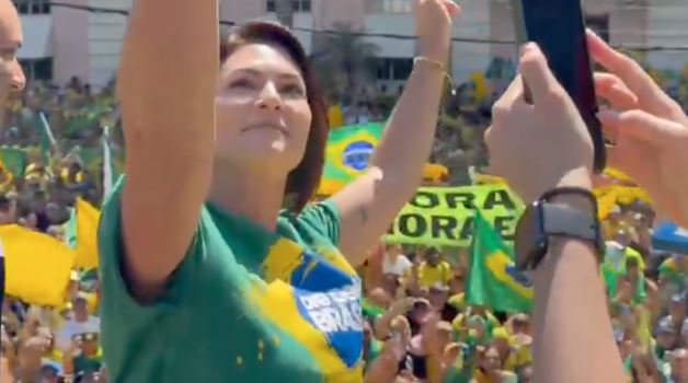 Conheça a atriz que vai interpretar Michelle Bolsonaro nos cinemas