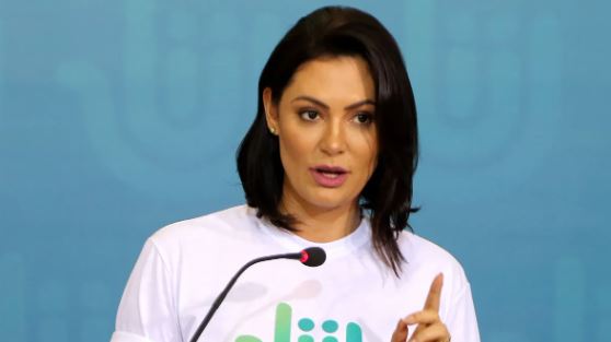 Urgente: Michelle se manifesta sobre fala de Eduardo, alvo de Moraes