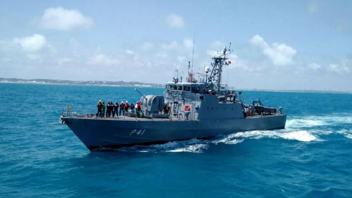 Marinha lança navio e faz alerta por defesa das riquezas do Brasil