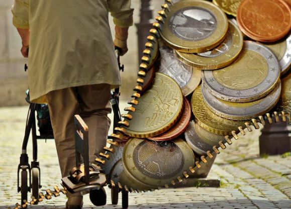 Aposentados que recebem mais de um salário mínimo perderam poder de compra