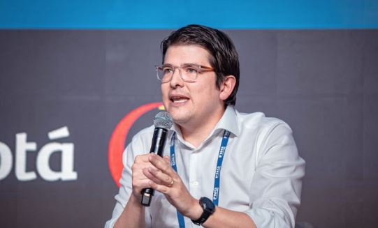 Morre Miguel Uribe, pré-candidato baleado na Colômbia