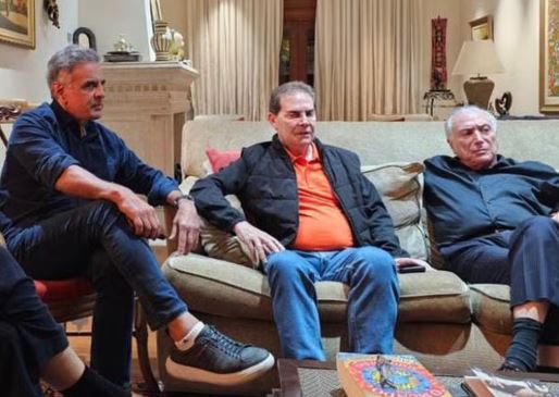Relator da ‘dosimetria’ se reúne com petista e fala com ‘interlocutor’ de Moraes