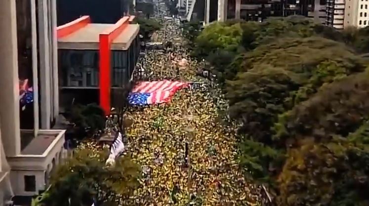 Malafaia repudia bandeira dos EUA na Paulista: ‘vontade de arrancar’