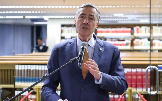 Barroso deve votar descriminalização do aborto em seu último dia no STF