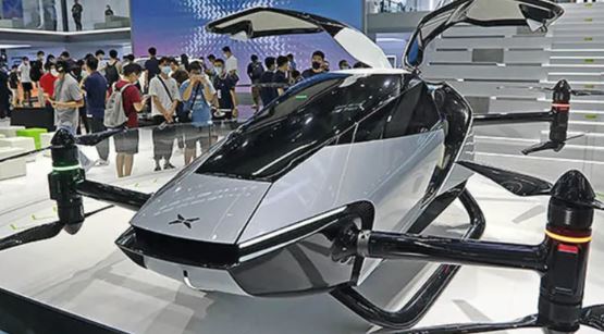 Carros voadores colidem durante teste na China