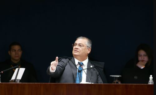 Dino dá despacho que blinda chefe de sindicato do irmão de Lula