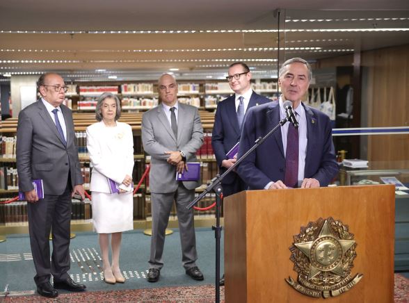 Os cotados para a vaga de Barroso no STF