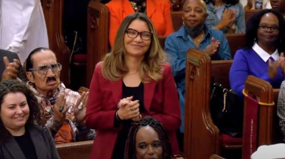 Janja participa de culto evangélico em Nova York