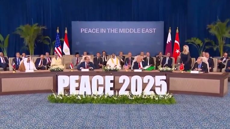 Trump assina acordo de cessar-fogo em Gaza durante cúpula no Egito