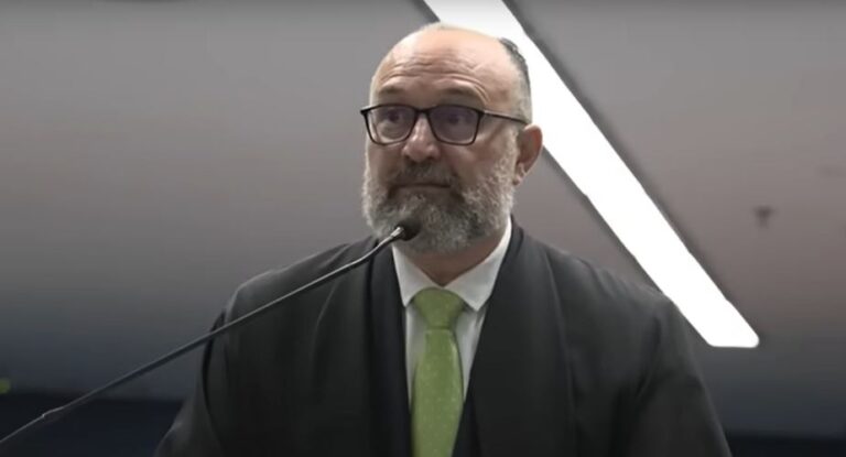 Moraes ‘alerta’ advogado após ser chamado de palmeirense: ‘consequências sérias’