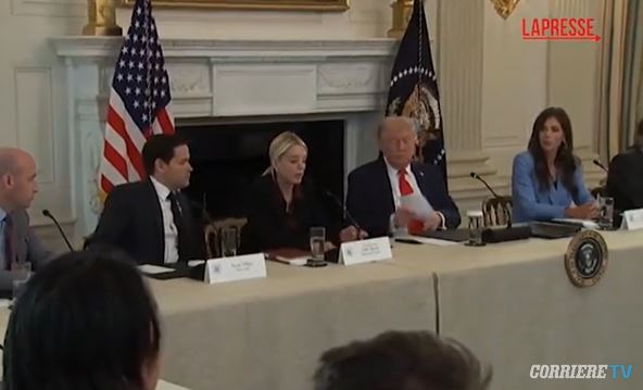 Veja momento em que Trump recebe a notícia sobre acordo entre Israel-Hamas