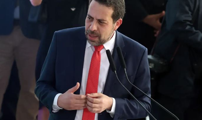 Uber notifica Boulos e manda Ministro de Lula parar com insinuações