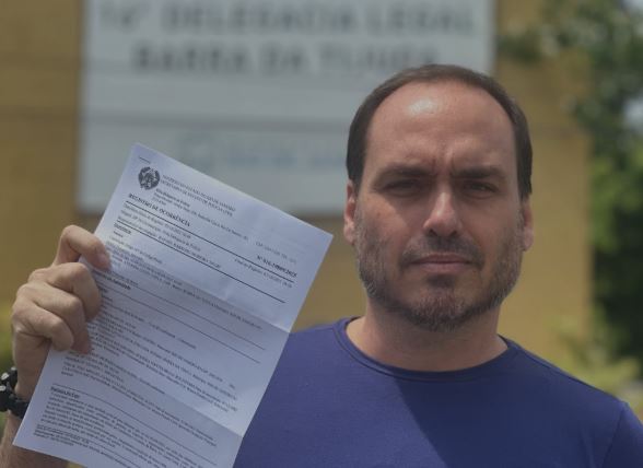 Carlos abre boletim de ocorrência contra MTST por ameaça
