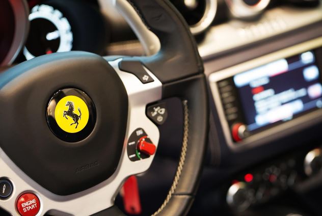 Ferrari apresenta base de seu primeiro modelo elétrico