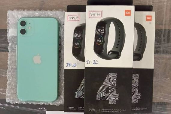 Leilão da Receita tem brinquedos, smartphones por R$ 150 e até carro por R$ 2.500