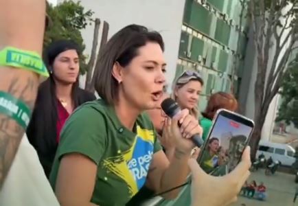 Flávio, Carlos e Eduardo se manifestam contra Michelle Bolsonaro sobre impasse no Ceará