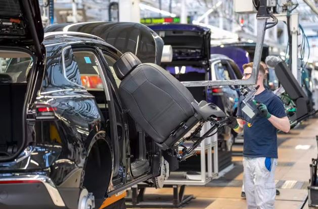 Volkswagen alerta para risco de paralisações por escassez de chips