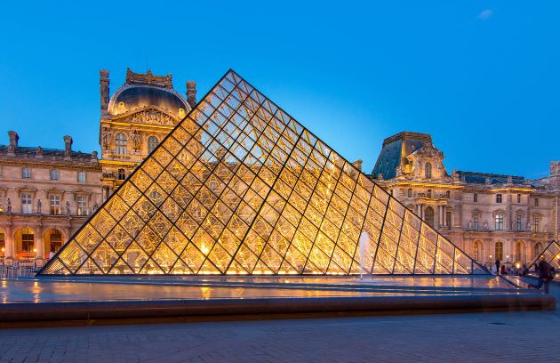 Influenciador digital é preso por envolvimento no roubo ao Museu do Louvre