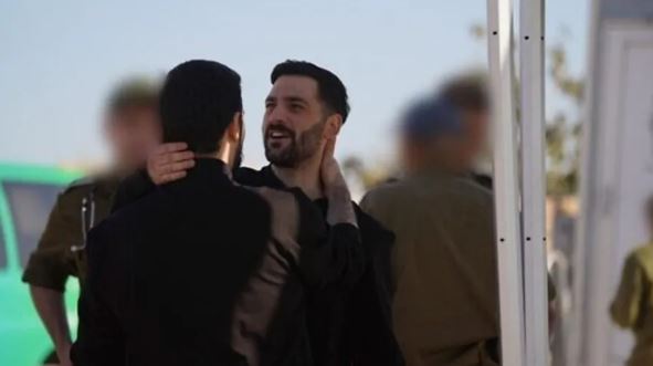 Hamas liberta 20 reféns israelenses vivos em meio a acordo de cessar-fogo
