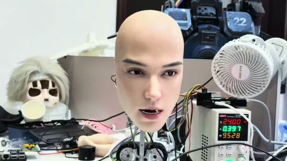 Startup chinesa apresenta cabeça robótica ultrarrealista com emoções humanas