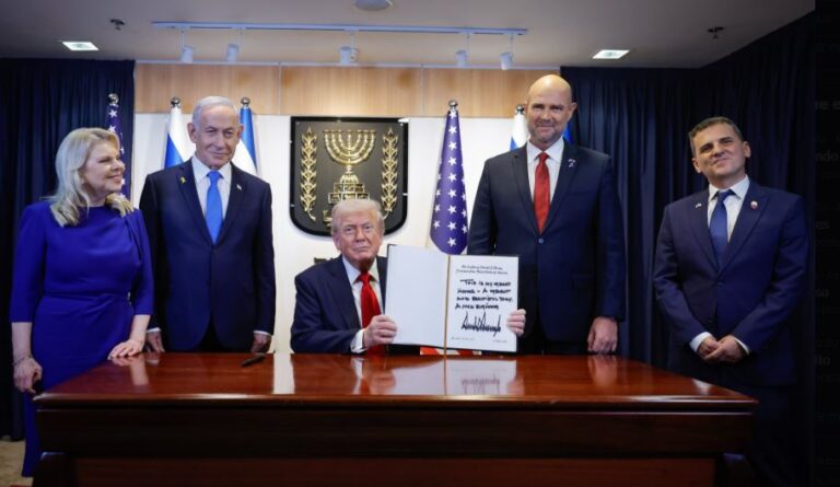 Trump envia mensagem a reféns israelenses libertados