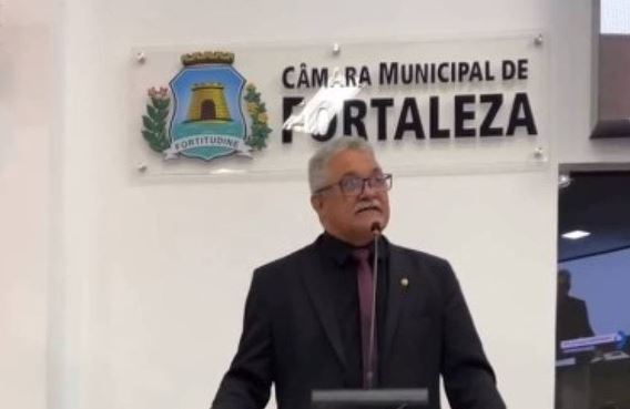 Vereadores de Fortaleza fazem minuto de silêncio para empresário e descobrem que estava vivo