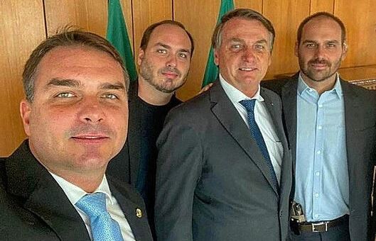 Familiares se manifestam após domiciliar concedida a Bolsonaro