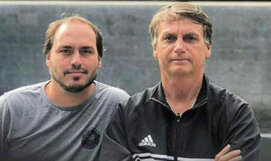 Carlos detalha estado de saúde de Bolsonaro em prisão domiciliar