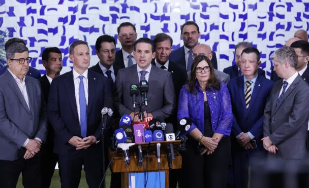 Motta e Derrite apresentam modificações no projeto antifacção