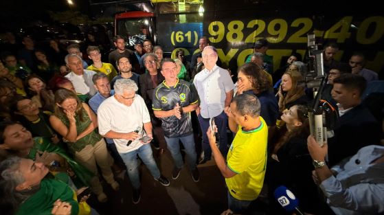 Flávio fala sobre tornozeleira de Bolsonaro: ‘ato de desespero’