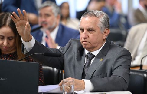 Urgente: Senador visita Papuda e afirma: ‘Bolsonaro dificilmente sobrevive lá’; vídeo