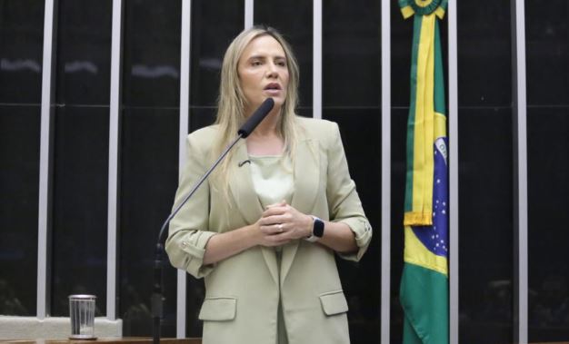 Vice-governadora do DF pede que Bolsonaro não seja enviado à Papuda