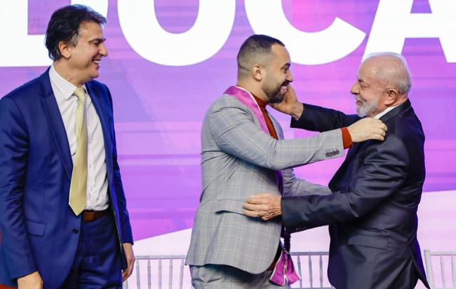 Lula concede prêmio nacional de Educação para Janja, Moraes e Gil do Vigor
