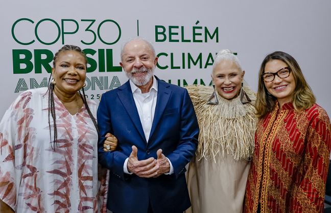 Lula desfaz mal-estar com Fafá de Belém sobre COP30