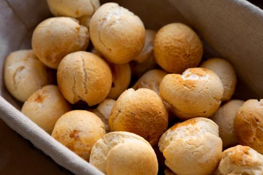 Pão de queijo mineiro entra para o top 10 dos melhores pães do mundo