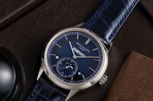Relógio raro da Patek Philippe é vendido por quase R$ 100 mi em leilão na Suíça