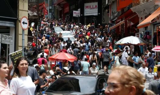 IBGE divulga pela 1ª vez os sobrenomes mais populares do Brasil; veja o ranking