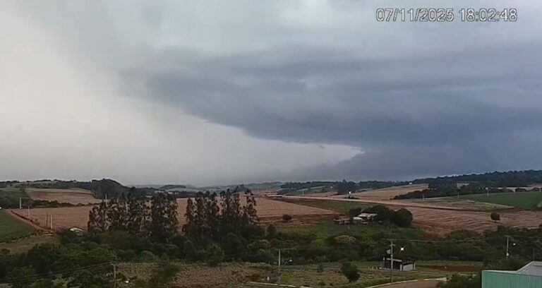 Vídeo mostra momento em que tornado atinge Paraná
