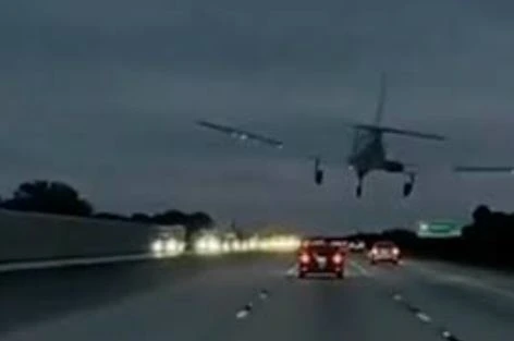 Avião atinge carro durante pouso de emergência na Flórida (EUA); Assista