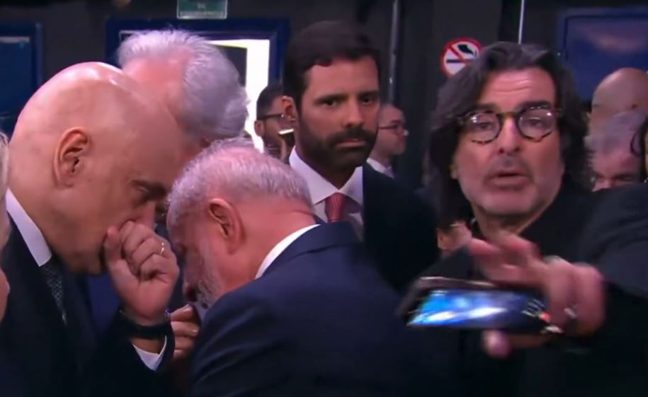 Fotógrafo de Lula impede SBT de flagrar conversa do petista com Moraes