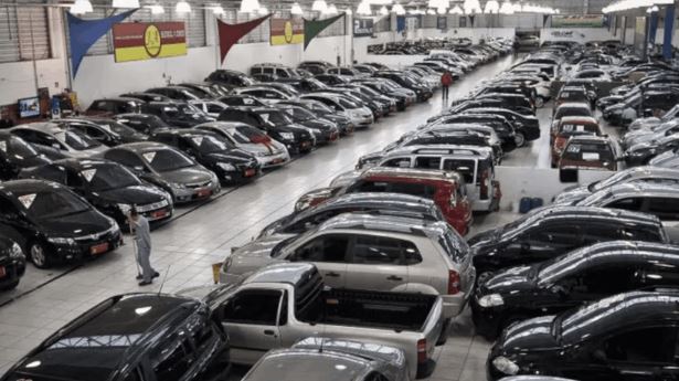 Produção de veículos despenca em novembro; Veja números
