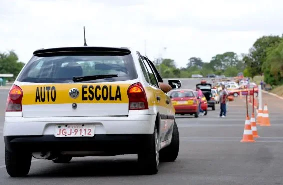 Quatro estados excluem teste da baliza da prova para tirar CNH